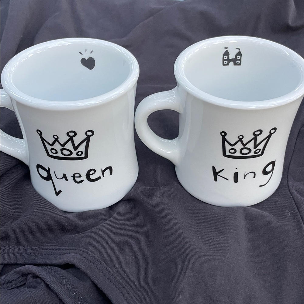 Wendy Tancock Toronto Ceramic King & Queen White Coffee Mug Pair Of‎ 2